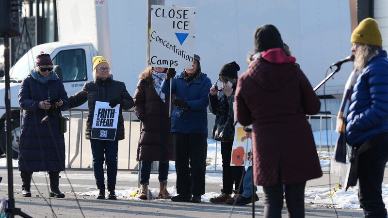 Judge temporarily blocks Trump administration policies limiting lawmakers' access to ICE facilities
