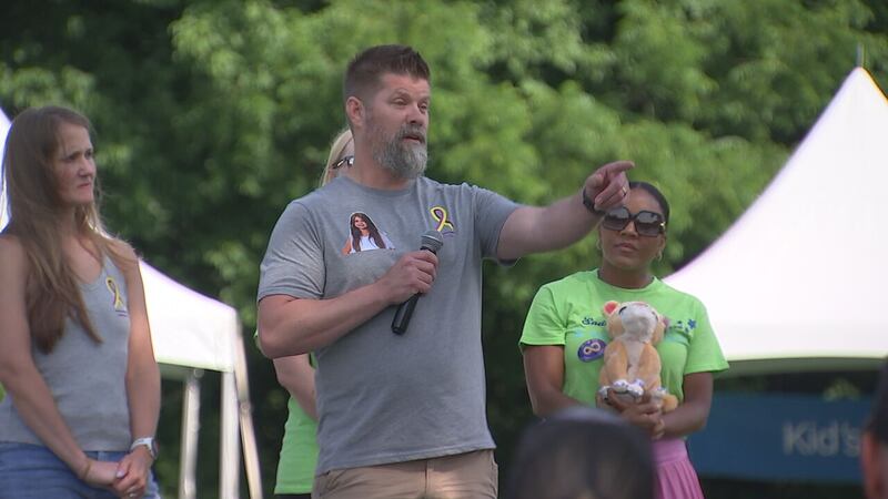 Walkers gather in Charlotte park to raise money, awareness for those affected by liver disease