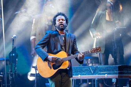 Guitarist David Ryan Harris joins John Mayer on his Sob Rock tour. April 11, 2022.