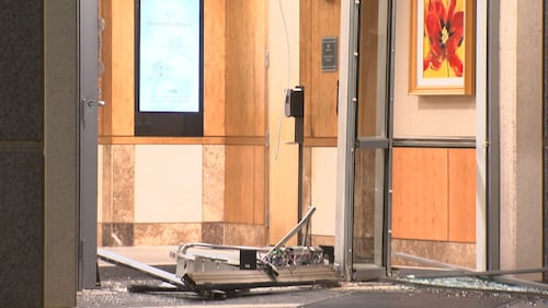 Man drives car into SouthPark jewelry store; charged with breaking and entering