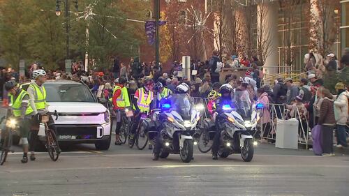 Runners fill streets for Charlotte Marathon on Nov. 15, 2025
