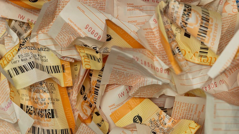 Powerball: Jackpot soars to $930 million