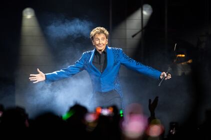 Legendary entertainer Barry Manilow performs in Charlotte. Jan. 21, 2023.