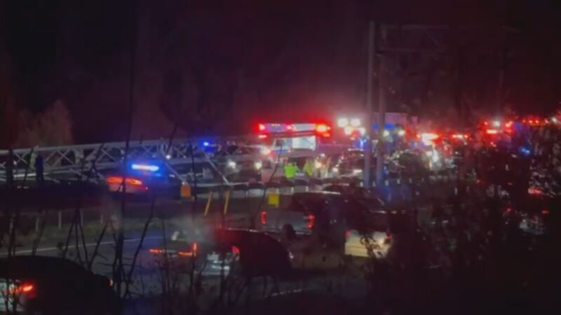 Crash closes I-77 southbound lanes near Nations Ford Road in southwest Charlotte