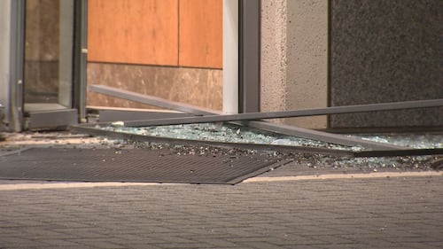 Man drives car into SouthPark jewelry store; charged with breaking and entering