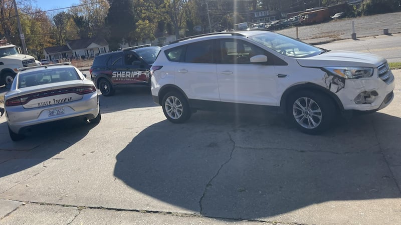 Teens crash stolen car after chase in Iredell County, deputies say