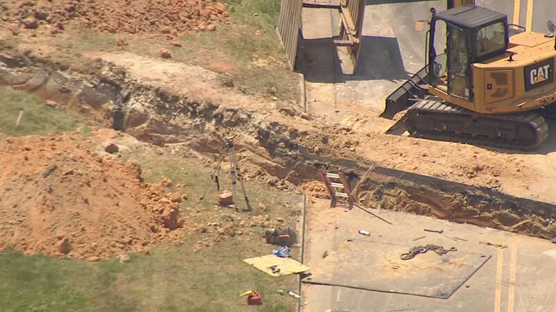 Gas leak closes intersection at McKee Road in Matthews
