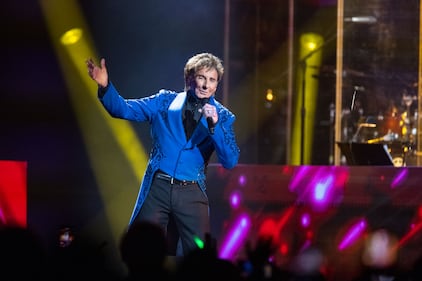 Legendary entertainer Barry Manilow performs in Charlotte. Jan. 21, 2023.