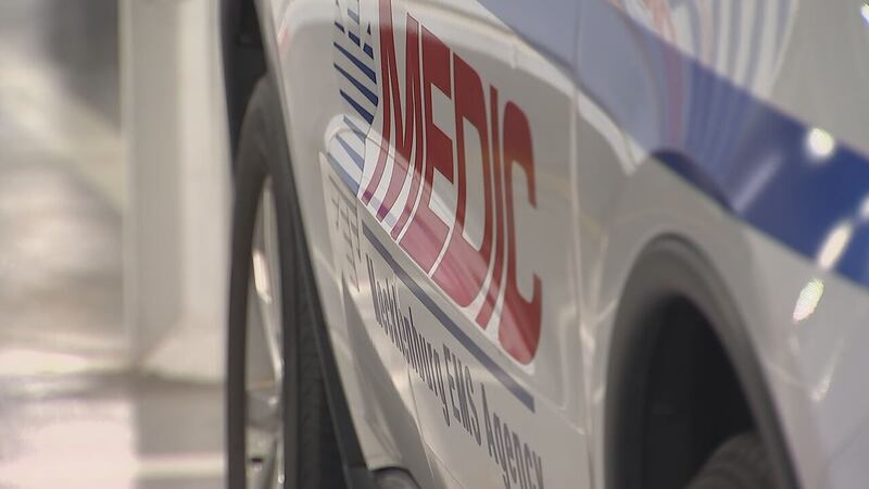 9 sent to hospital following south Charlotte crash, MEDIC says