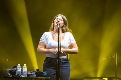 Yebba opens for John Mayer at Charlotte’s Spectrum Center. April 11, 2022.