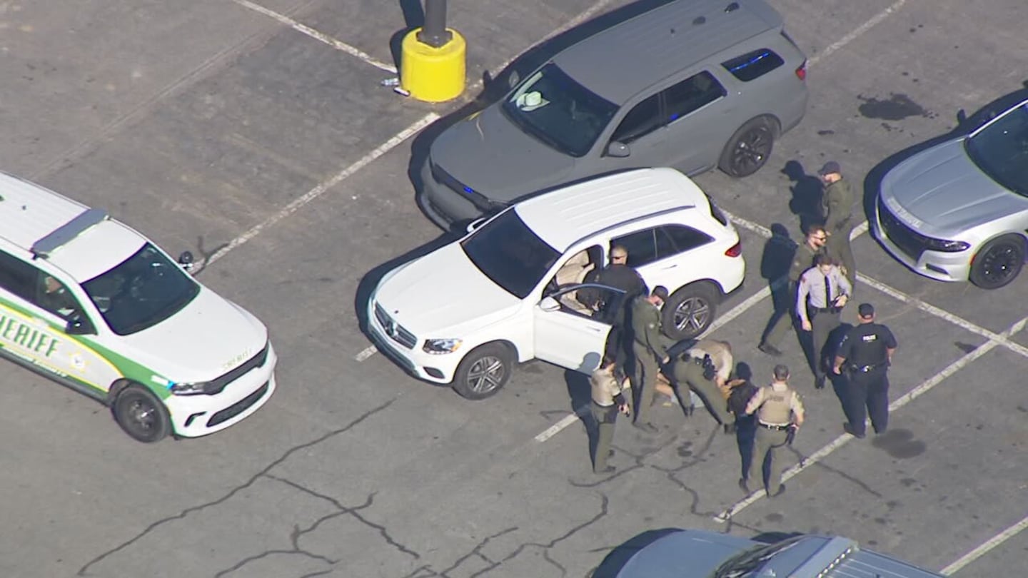 Suspect arrested after high-speed chase through Mecklenburg, Rowan counties