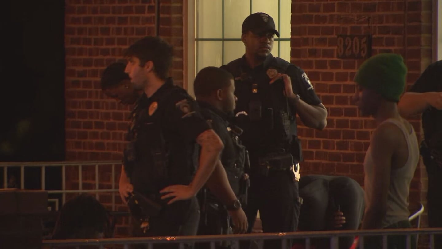 Police investigating shooting at Charlotte banquet hall