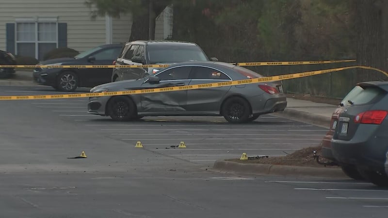 Police investigate assault at Pineville apartment complex