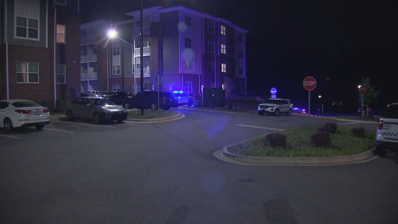 Homicide investigation underway at southwest Charlotte apartments