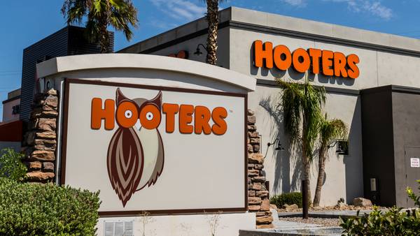 Hendrick Motorsports sues Hooters over unpaid sponsorship fees